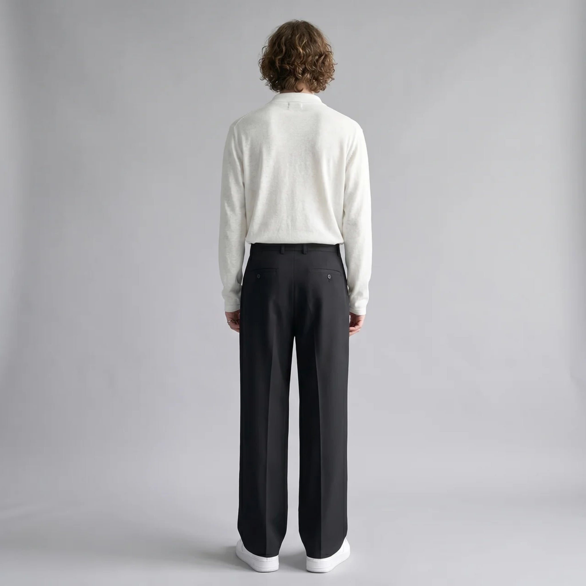Men’s Wide-Leg Pleated Pants