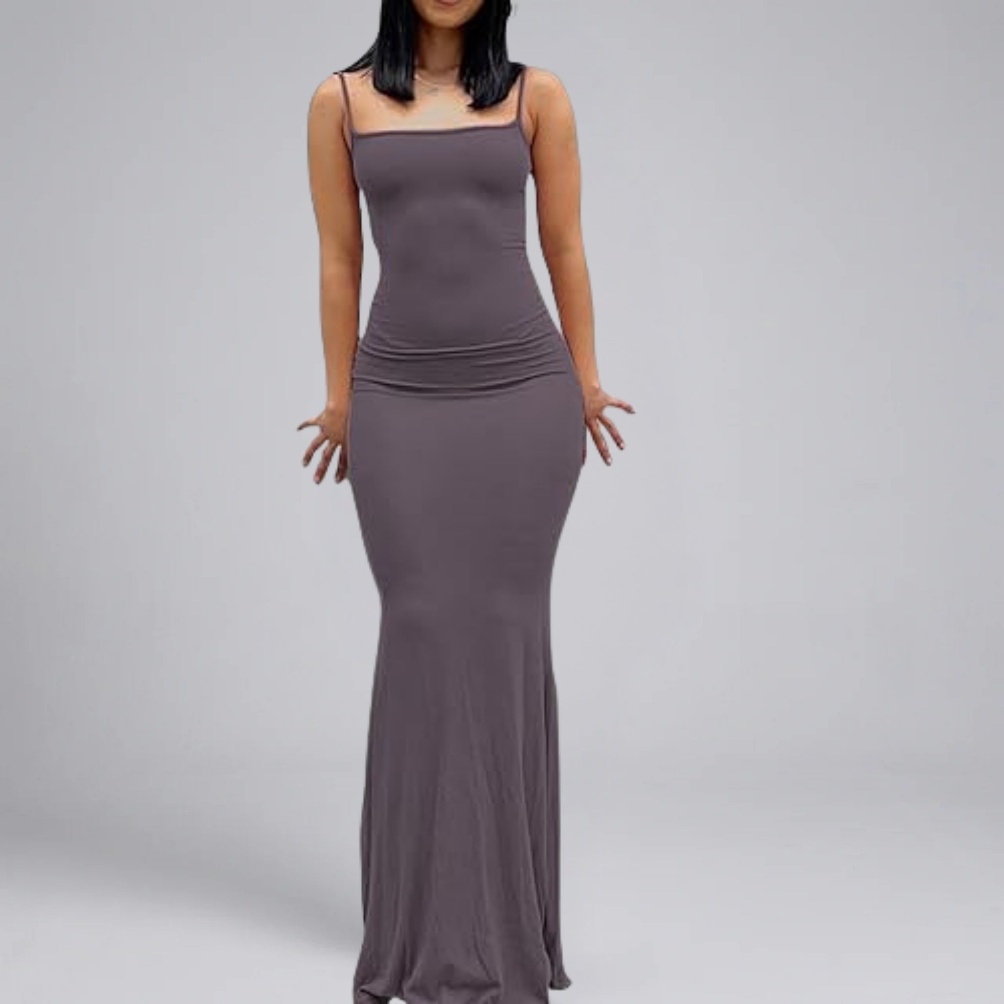 Women’s Sleek Scoop-Neck Maxi Dress